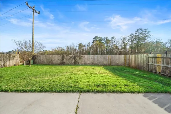 $2,750 | 2886 Woodland Glen Lane, Conroe, TX 77385