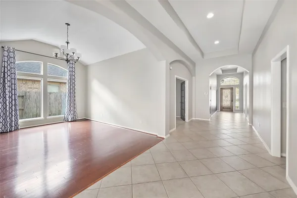 $2,750 | 2886 Woodland Glen Lane, Conroe, TX 77385