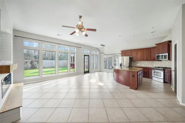 $2,750 | 2886 Woodland Glen Lane, Conroe, TX 77385