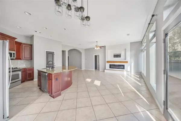 $2,750 | 2886 Woodland Glen Lane, Conroe, TX 77385