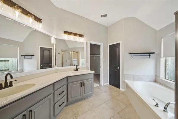 $2,750 | 2886 Woodland Glen Lane, Conroe, TX 77385