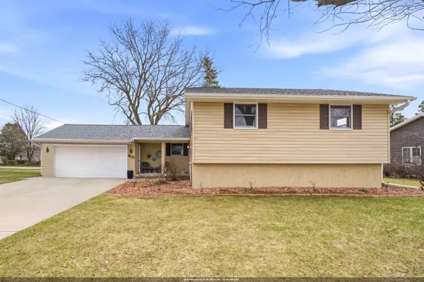 $329,900 | 403 Orchard Lane, Little Chute, WI 54140