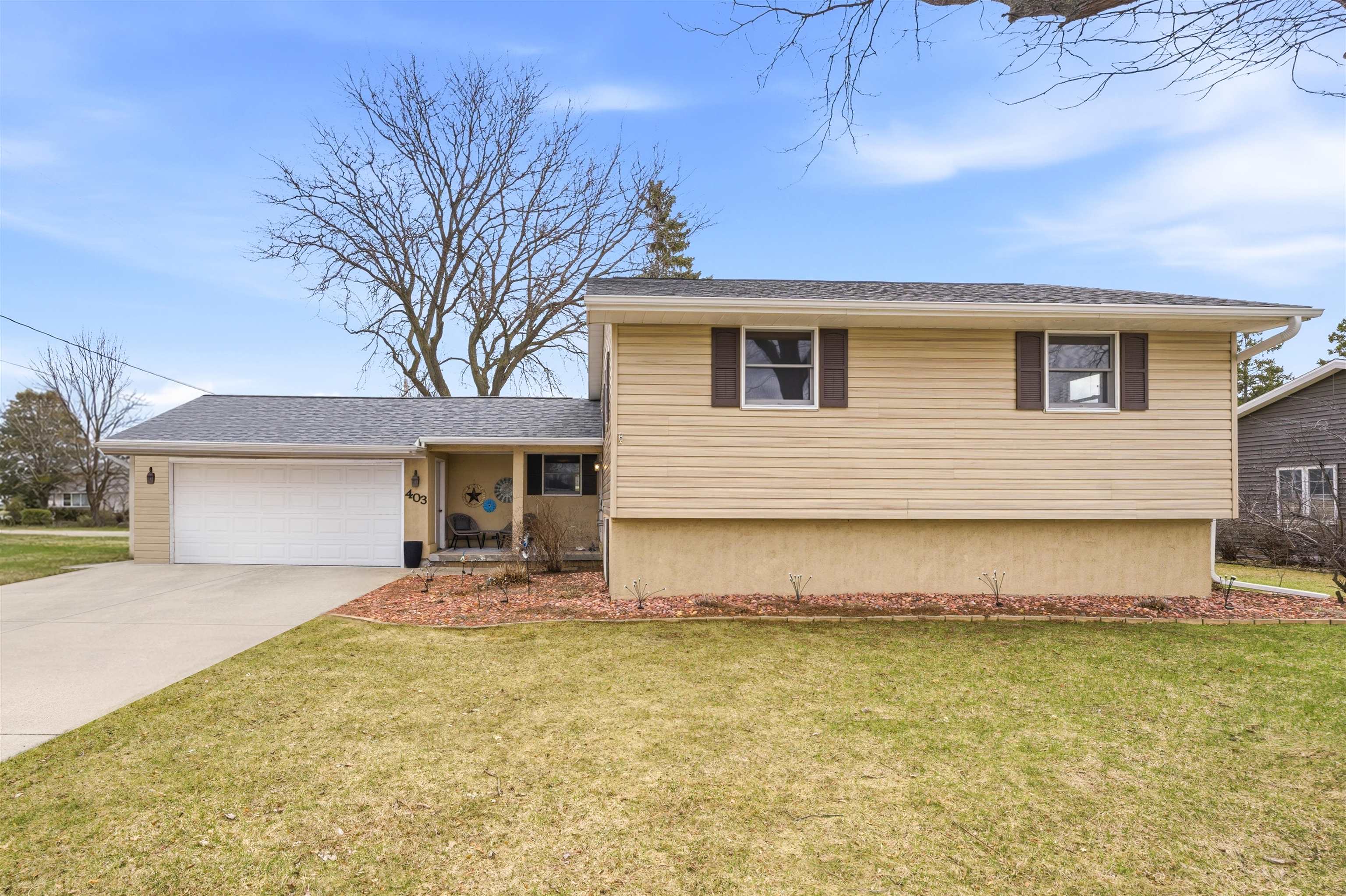 403 Orchard Lane Little Chute, WI 54140 - Photo 1 of 32