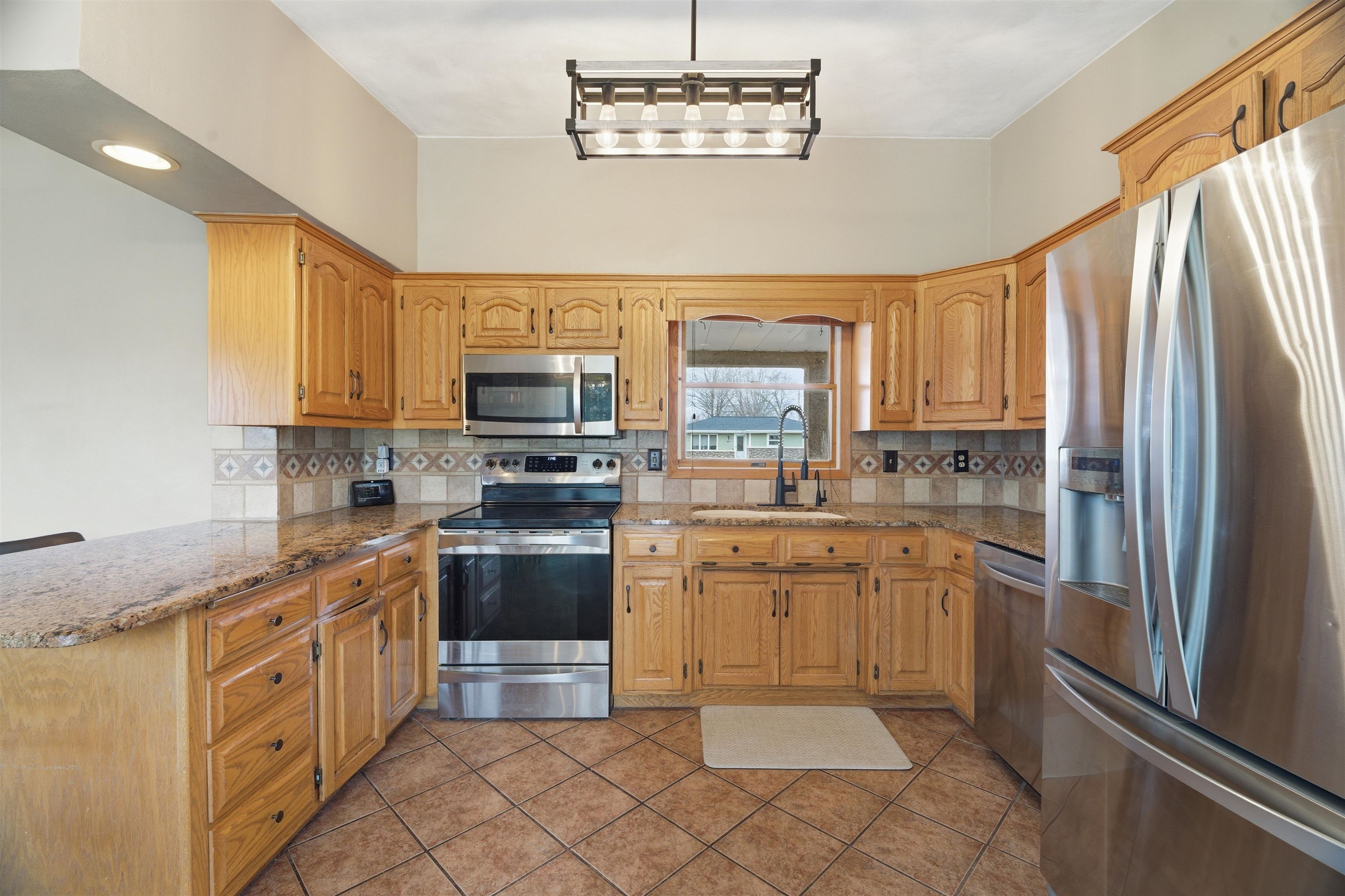 403 Orchard Lane Little Chute, WI 54140 - Photo 11 of 32