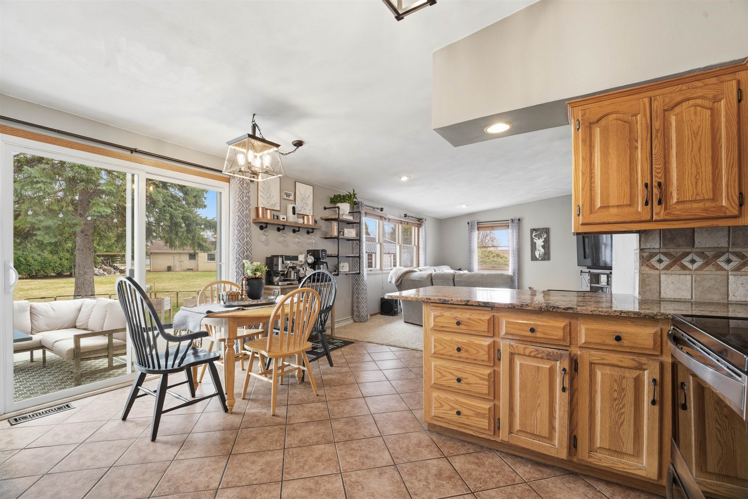 403 Orchard Lane Little Chute, WI 54140 - Photo 12 of 32