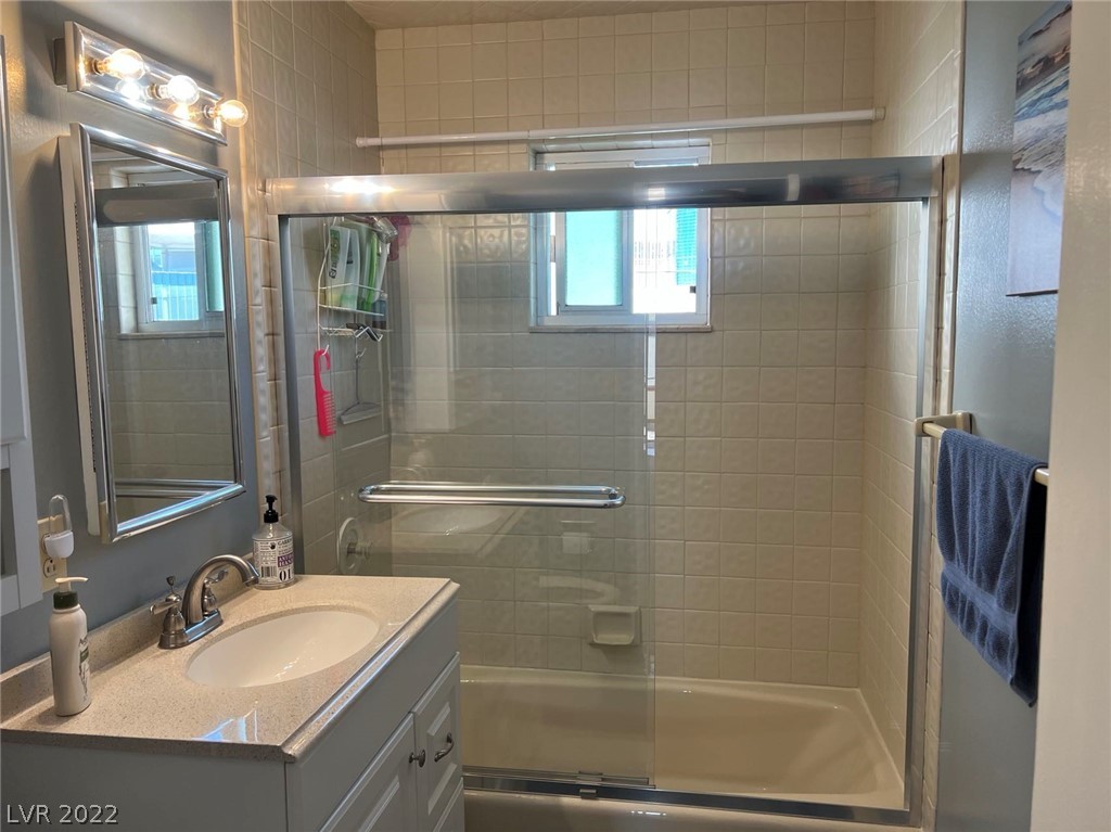 350 East Desert Inn Road, Unit H204 Las Vegas, NV 89109 - Photo 26 of 43 Gallery Image 26