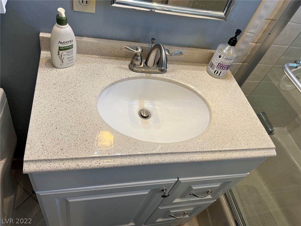 350 East Desert Inn Road, Unit H204 Las Vegas, NV 89109 - Photo 29 of 43 Gallery Image 29