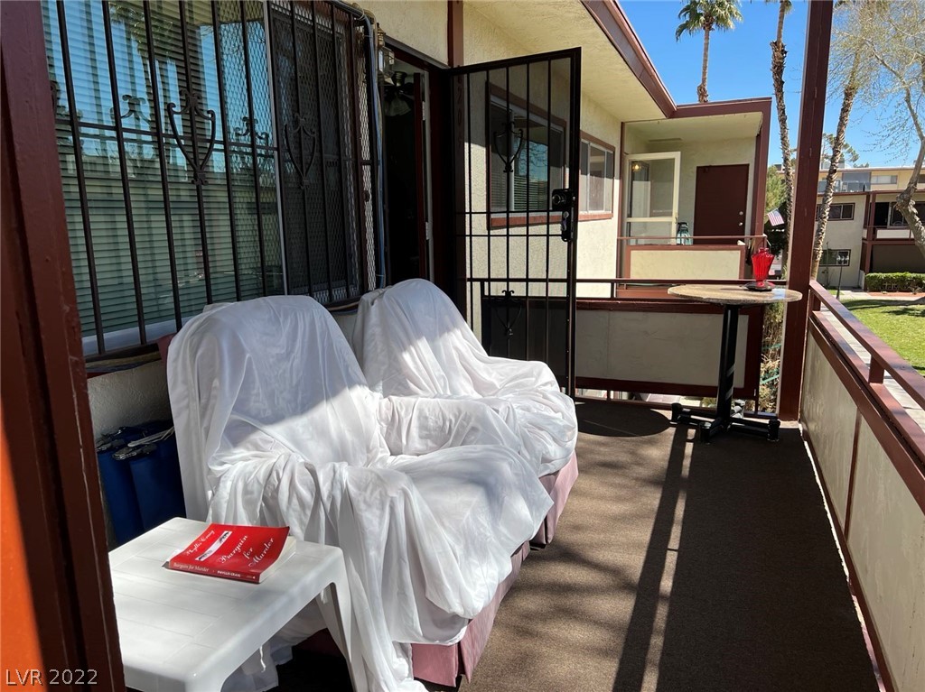 350 East Desert Inn Road, Unit H204 Las Vegas, NV 89109 - Photo 35 of 43 Gallery Image 35