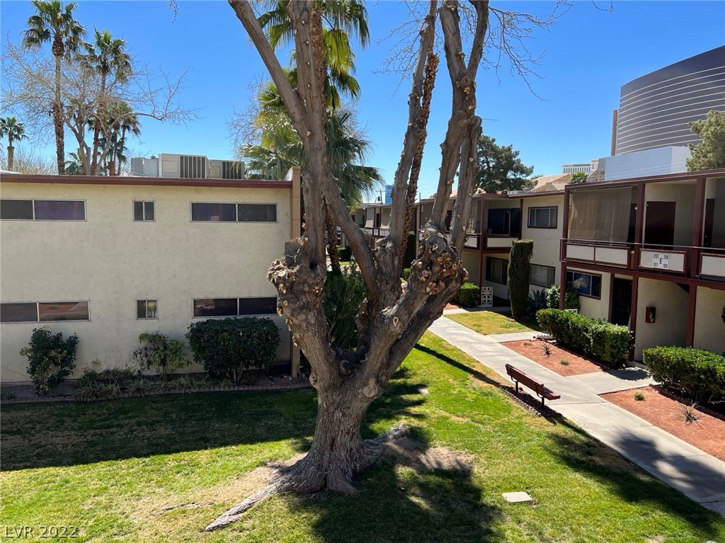 350 East Desert Inn Road, Unit H204 Las Vegas, NV 89109 - Photo 37 of 43 Gallery Image 37