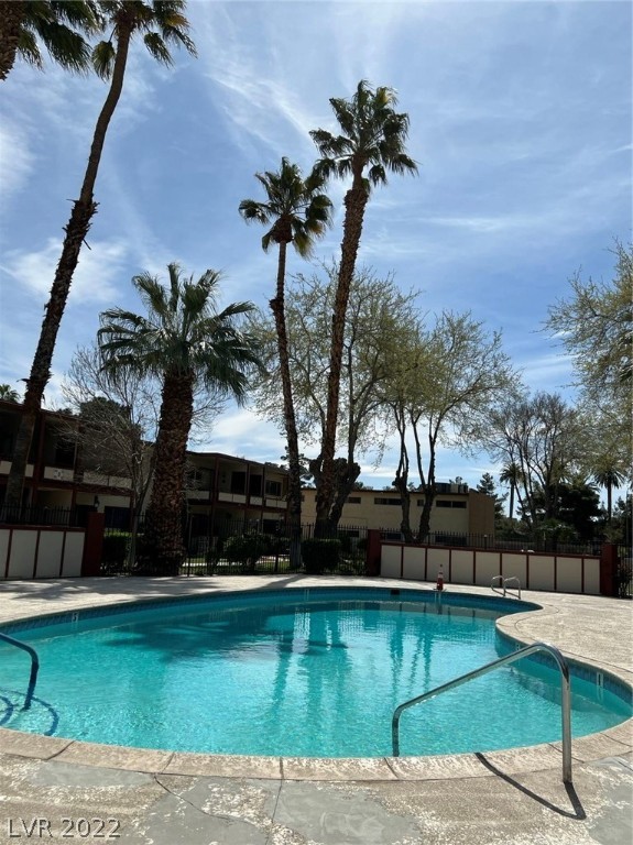 350 East Desert Inn Road, Unit H204 Las Vegas, NV 89109 - Photo 40 of 43 Gallery Image 40