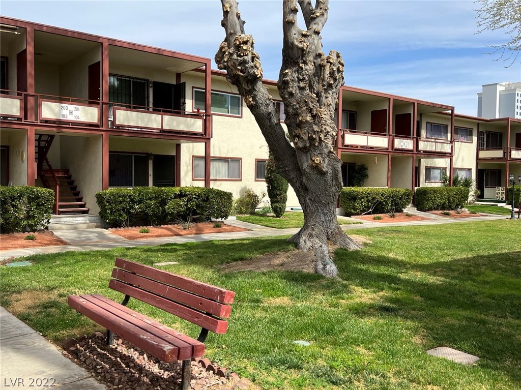 350 East Desert Inn Road, Unit H204 Las Vegas, NV 89109 - Photo 42 of 43 Gallery Image 42