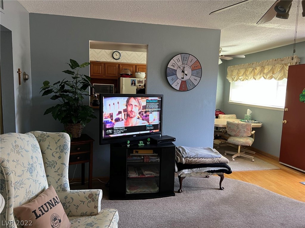 350 East Desert Inn Road, Unit H204 Las Vegas, NV 89109 - Photo 5 of 43 Gallery Image 5