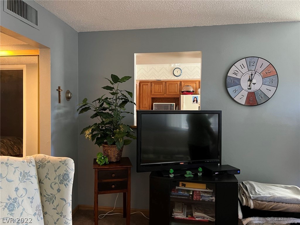 350 East Desert Inn Road, Unit H204 Las Vegas, NV 89109 - Photo 7 of 43 Gallery Image 7