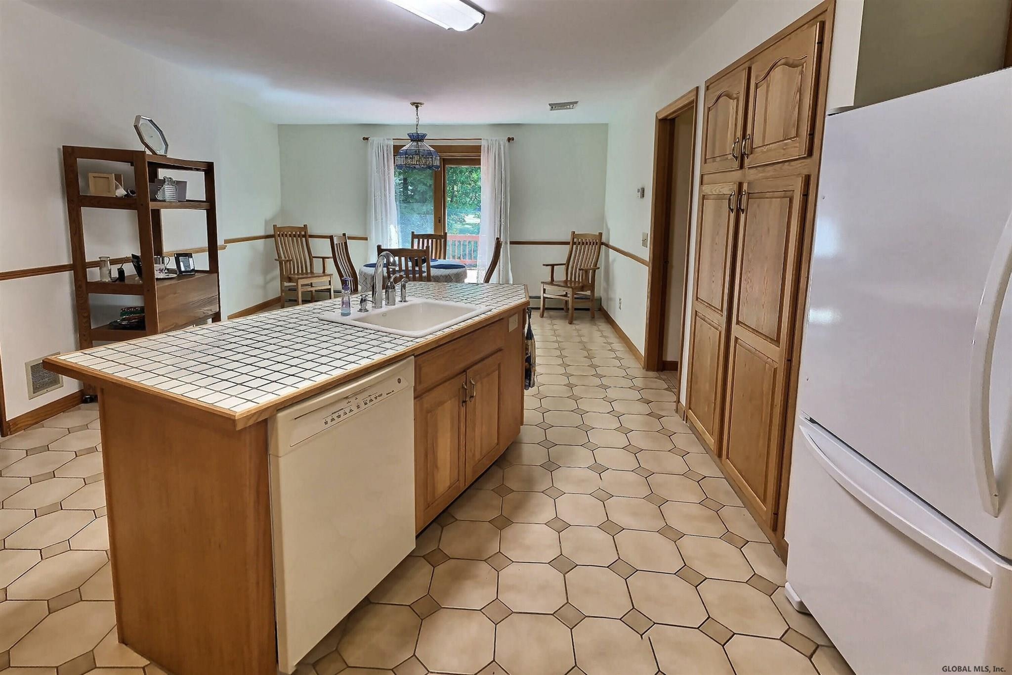 53 Plant Road Halfmoon, NY 12065 - Photo 11 of 39 Photo 11