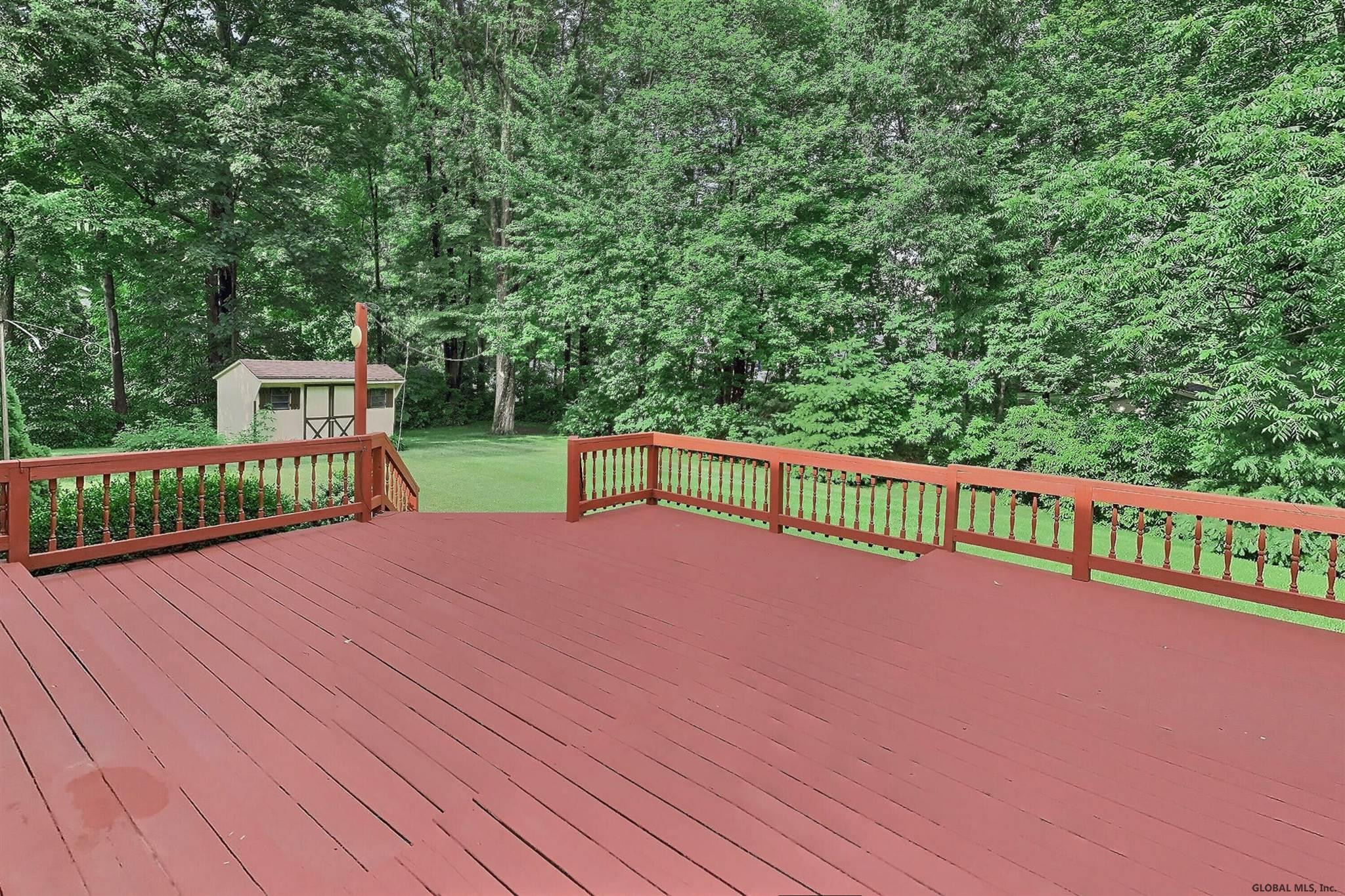 53 Plant Road Halfmoon, NY 12065 - Photo 30 of 39 Photo 33