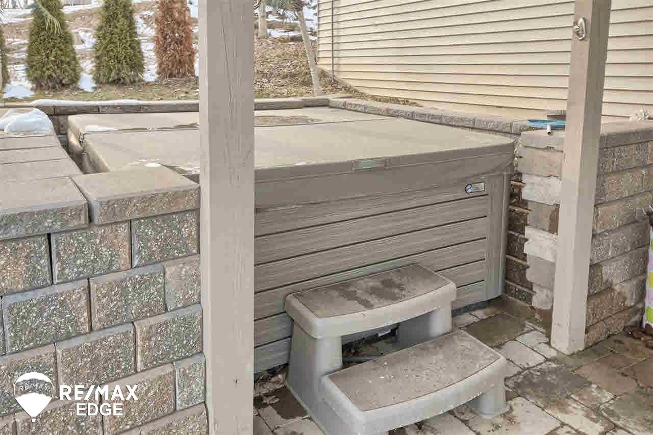 11420 East Maple Avenue Davison, MI 48423 - Photo 8 of 41 21425521-7.JPG