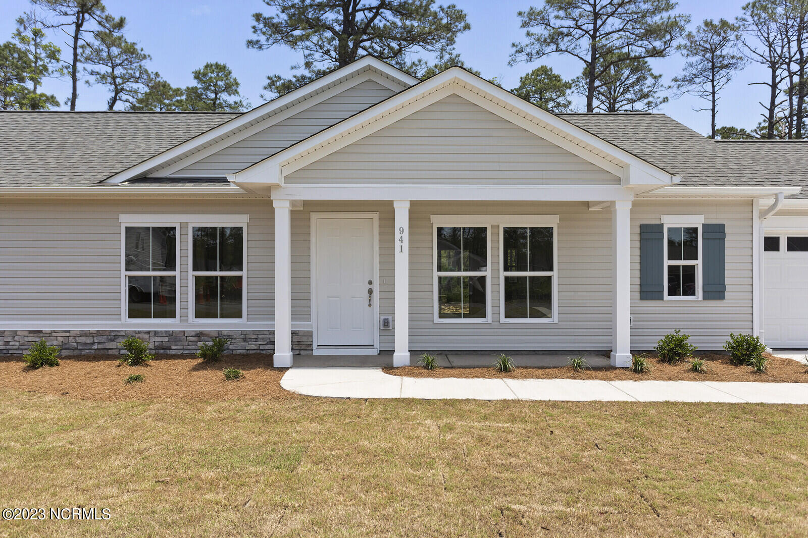 930 Westway Road Boiling Spring Lakes, NC 28461 - Photo 2 of 3 Sage - Craftsman Vinyl - 941 Pine Needle