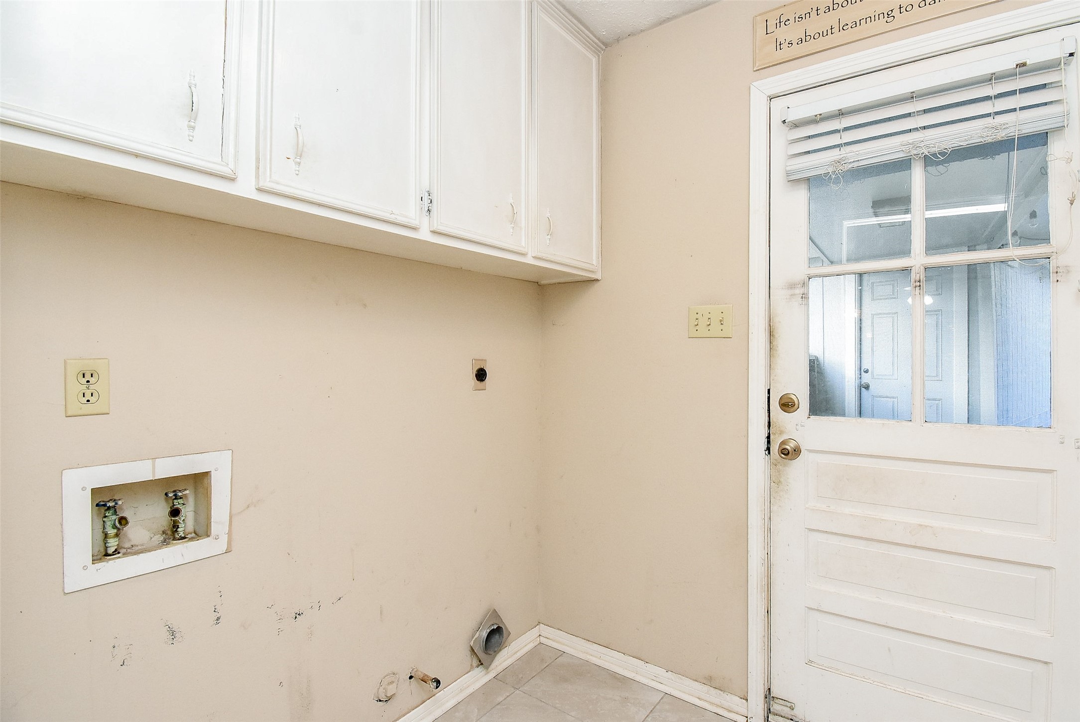 7814 Friars Ct Lane Spring, TX 77379 - Photo 14 of 17 a bathroom with a bathtub and shower