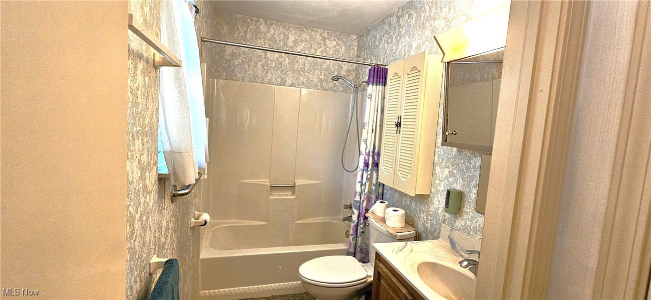 3003 Oil City Road Wooster, OH 44691 - Photo 16 of 31 Full bathroom with shower / tub combination, toilet, and vanity