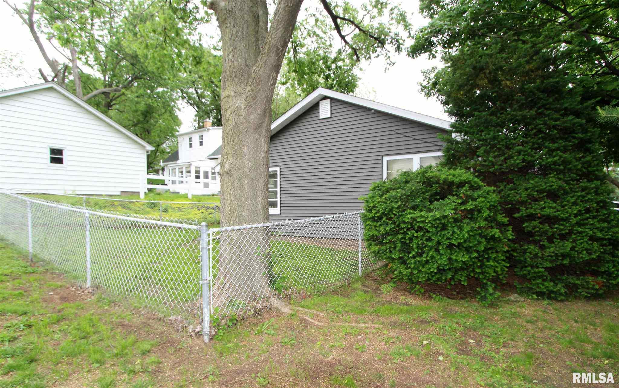 1330 Florence Avenue Clinton, IA 52732 - Photo 3 of 26