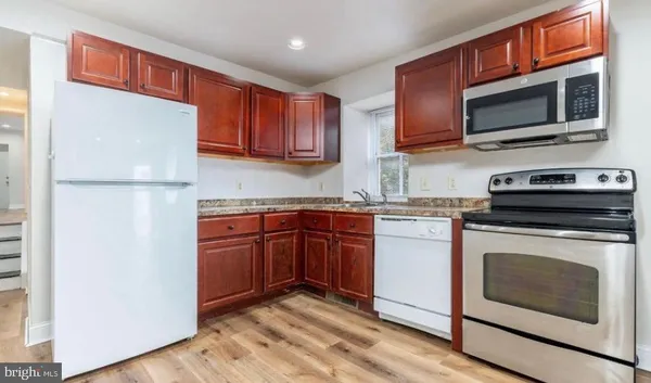 $1,900 | 4338 Cresson Street, Philadelphia, PA 19127