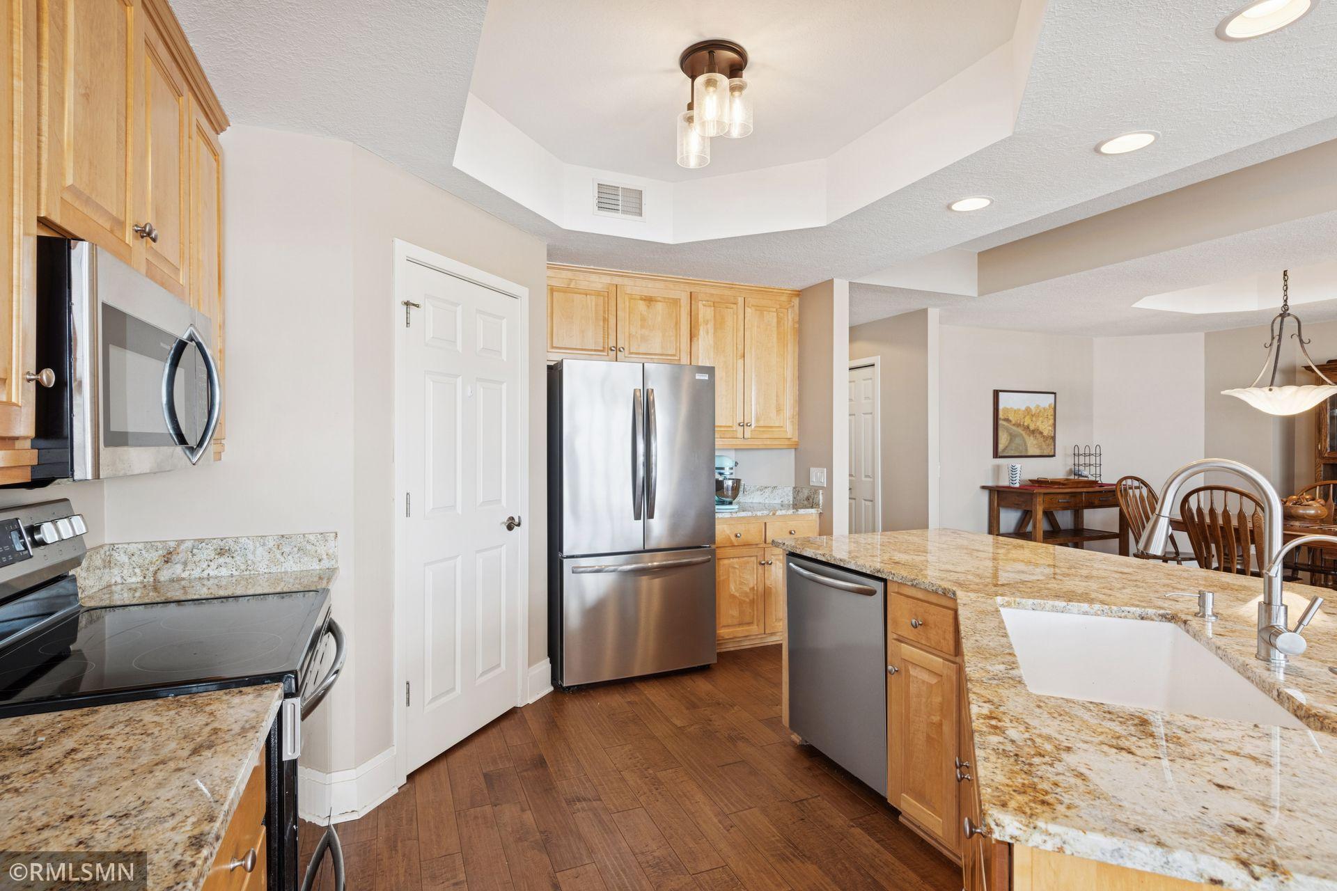 1197 Gallery Lane Chaska, MN 55318 - Photo 11 of 46