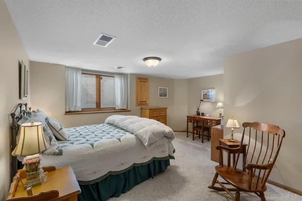 $480,000 | 14207 41st Avenue North, Plymouth, MN 55446