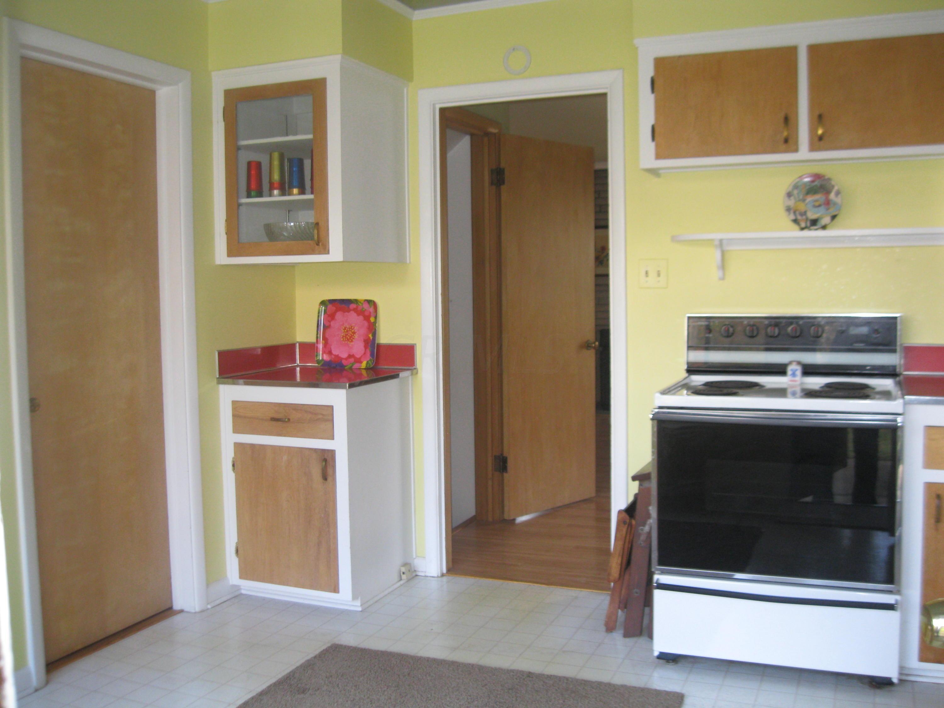 1760 Inchcliff Road Columbus, OH 43221 - Photo 10 of 17