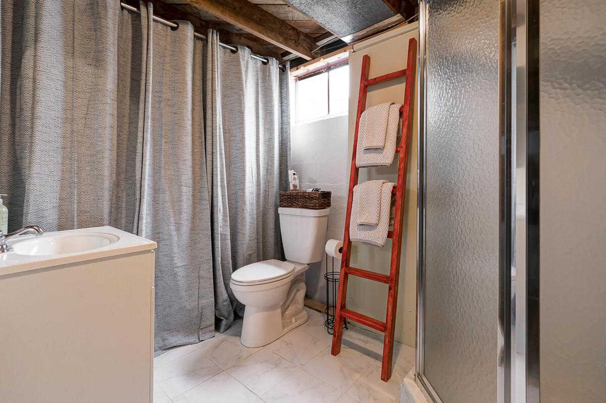 2048 Jervis Road Columbus, OH 43221 - Photo 24 of 34 Full bath in lower level