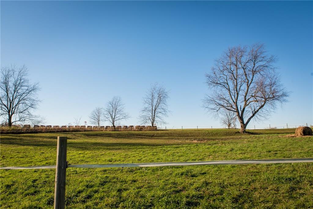 196 Hookstown Grade Road Clinton, PA 15026 - Photo 13 of 21 Gallery Image 13