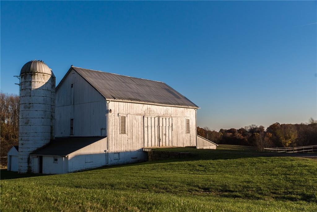 196 Hookstown Grade Road Clinton, PA 15026 - Photo 17 of 21 Gallery Image 17