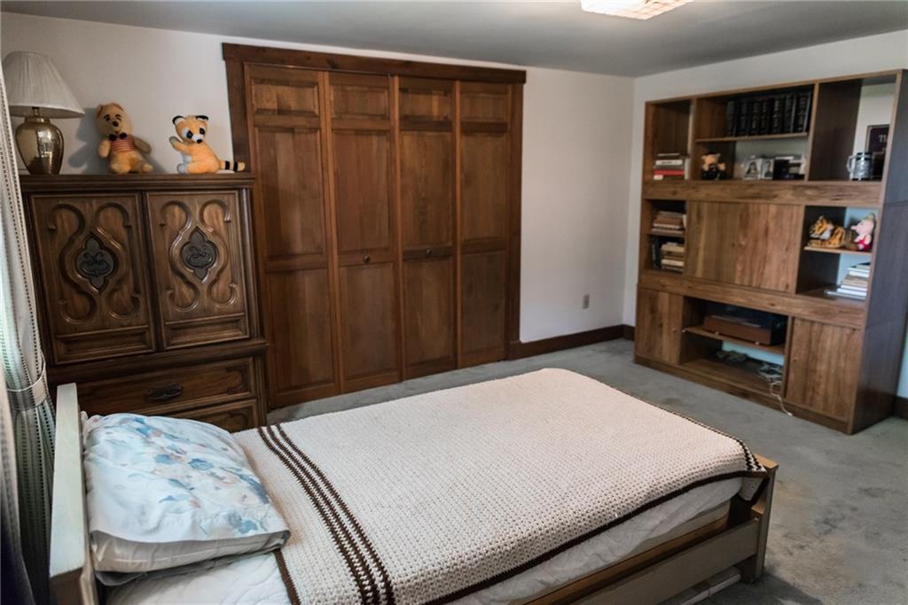 196 Hookstown Grade Road Clinton, PA 15026 - Photo 4 of 21 Gallery Image 4
