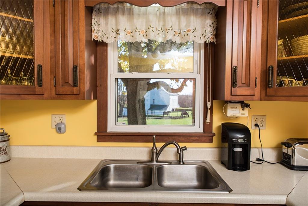 196 Hookstown Grade Road Clinton, PA 15026 - Photo 6 of 21 Gallery Image 6