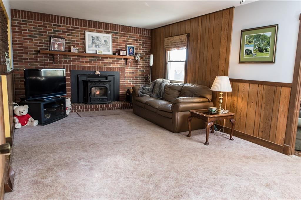 196 Hookstown Grade Road Clinton, PA 15026 - Photo 8 of 21 Gallery Image 8