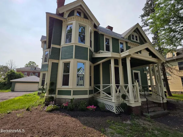 $1,975 | 28 Bartlett Avenue, Pittsfield, MA 01201