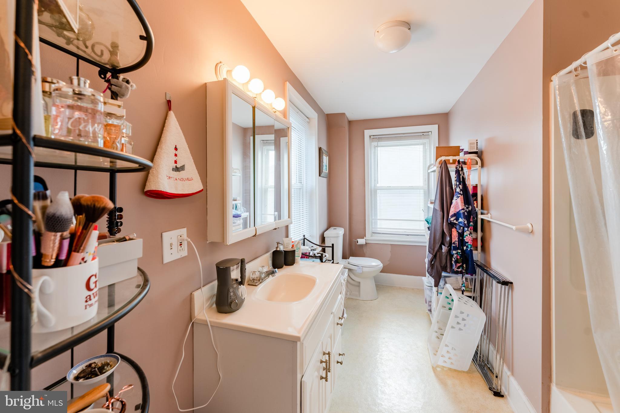 239 Roxborough Avenue Philadelphia, PA 19128 - Photo 21 of 45 upstairs 3rd flr bath