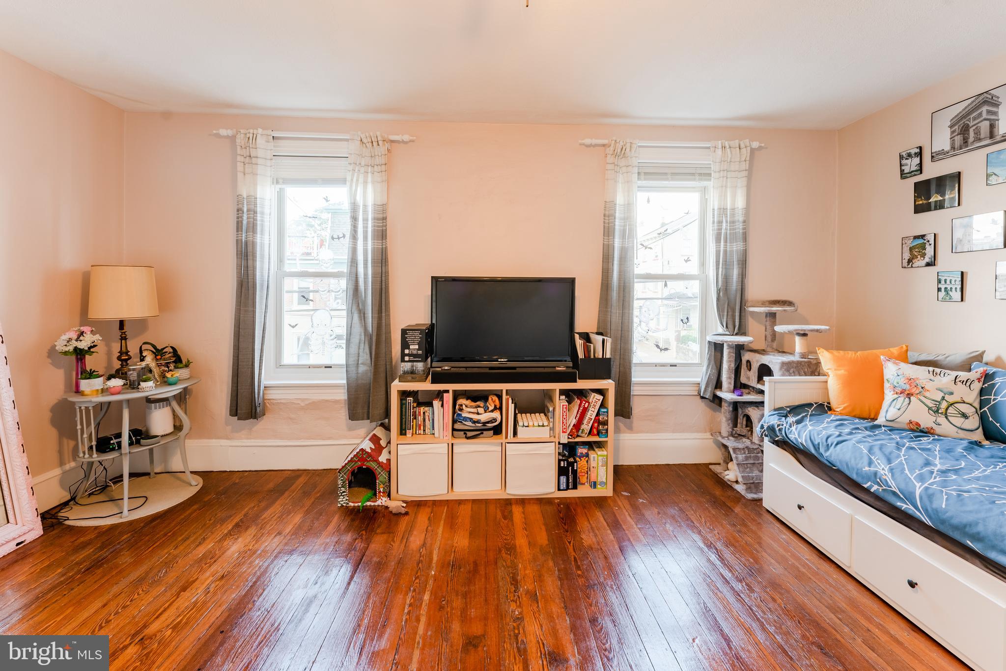 239 Roxborough Avenue Philadelphia, PA 19128 - Photo 34 of 45 upstairs living room