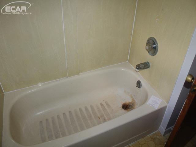 12339 Linden Road Linden, MI 48451 - Photo 35 of 41 21317292-34.JPG