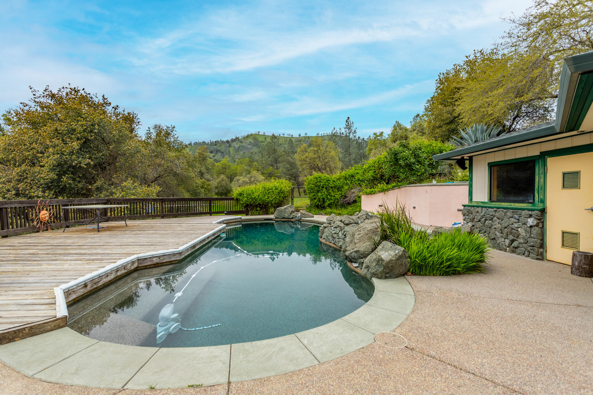7992 Leaning Pine Road Redding, CA 96001 - Photo 36 of 46 IMG_1220-HDR