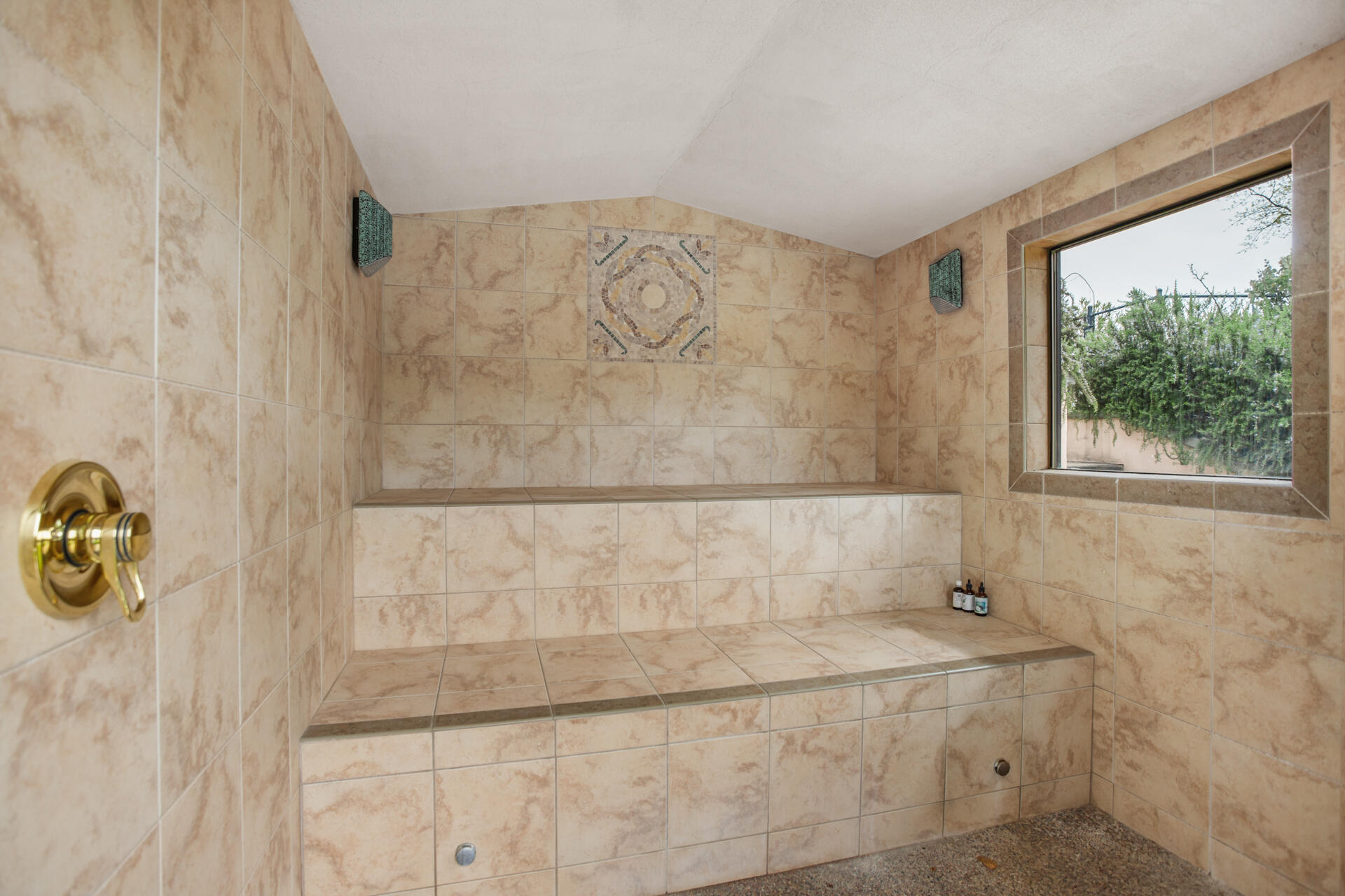 7992 Leaning Pine Road Redding, CA 96001 - Photo 4 of 46 Steam Bath