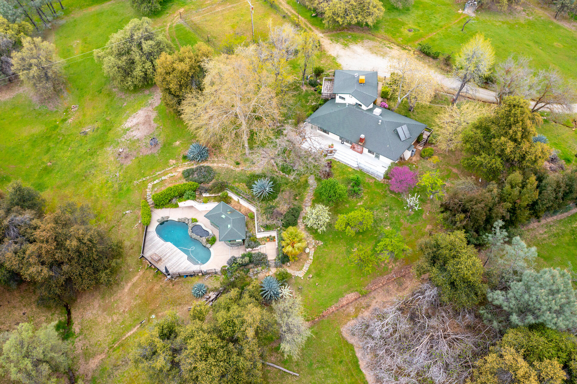 7992 Leaning Pine Road Redding, CA 96001 - Photo 43 of 46 DJI_0963