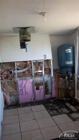 1138 West Dodge Road Clio, MI 48420 - Photo 5 of 10 20124777-4.JPG