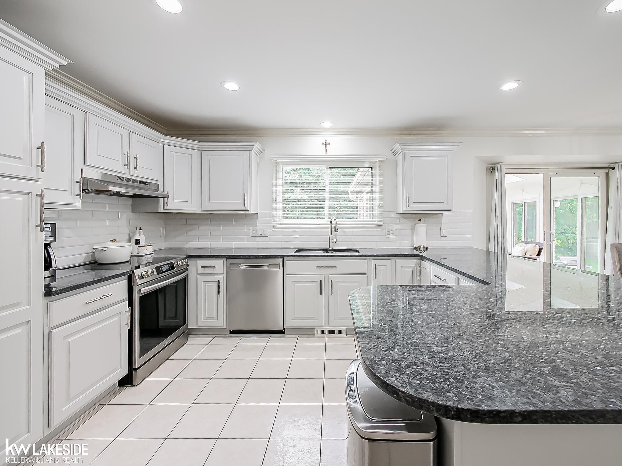 2058 Reagan Drive Rochester Hills, MI 48309 - Photo 12 of 68