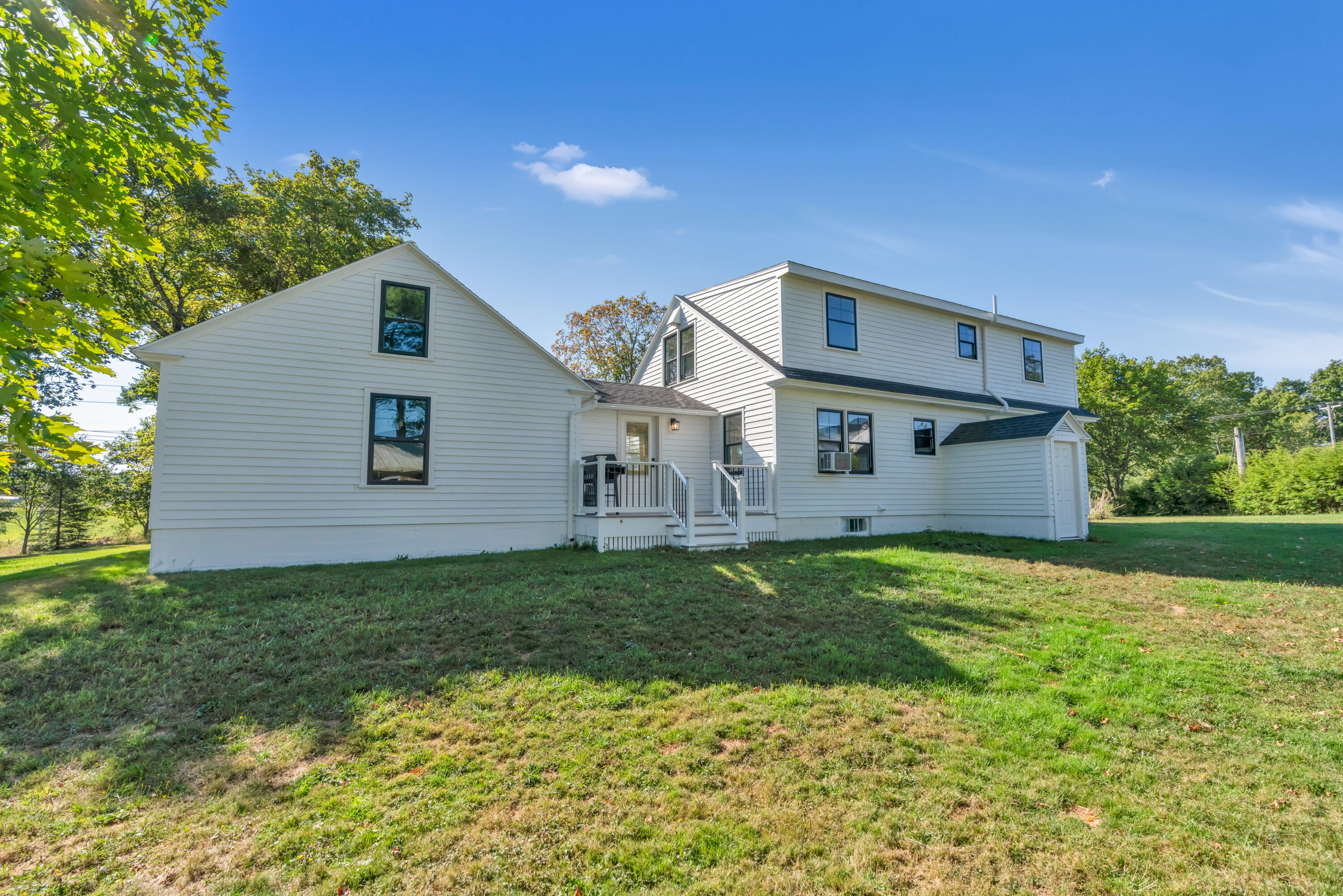 560 South Street Biddeford, ME 04005 - Photo 3 of 53 _DSC3057