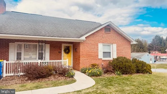 $312,000 | 107 Church Street, Seven Valleys, PA 17360