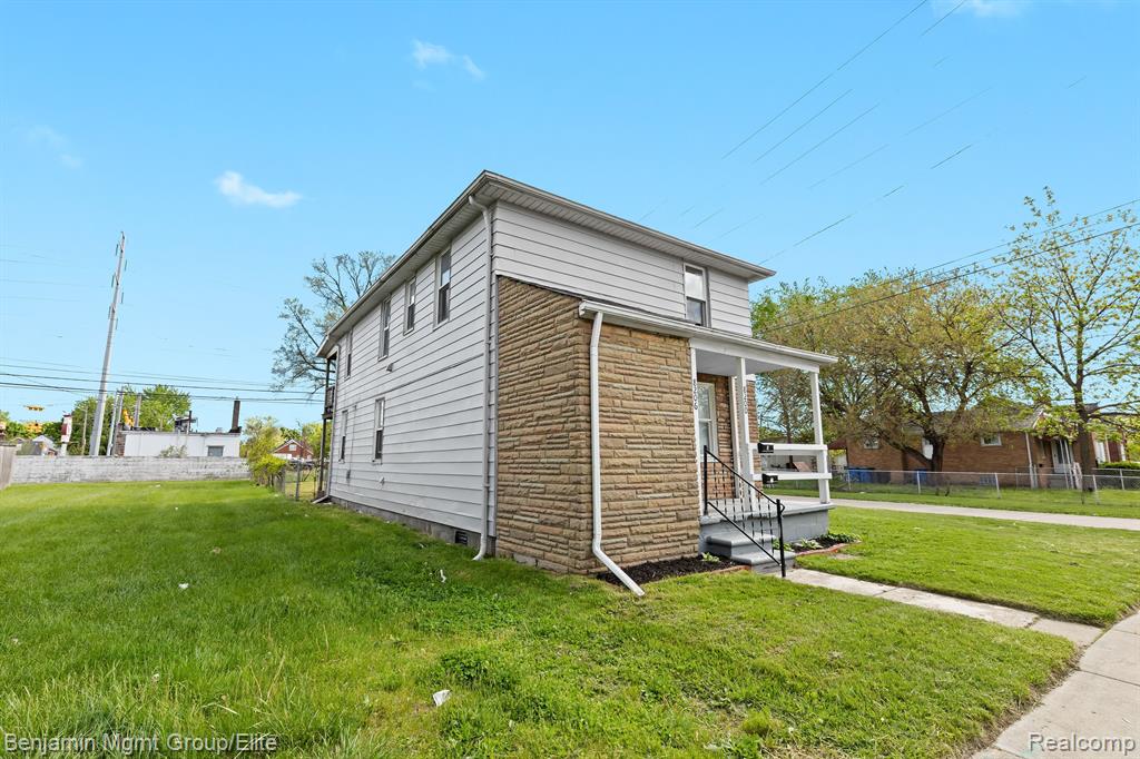 8206 Rivard Avenue Warren, MI 48089 - Photo 2 of 26