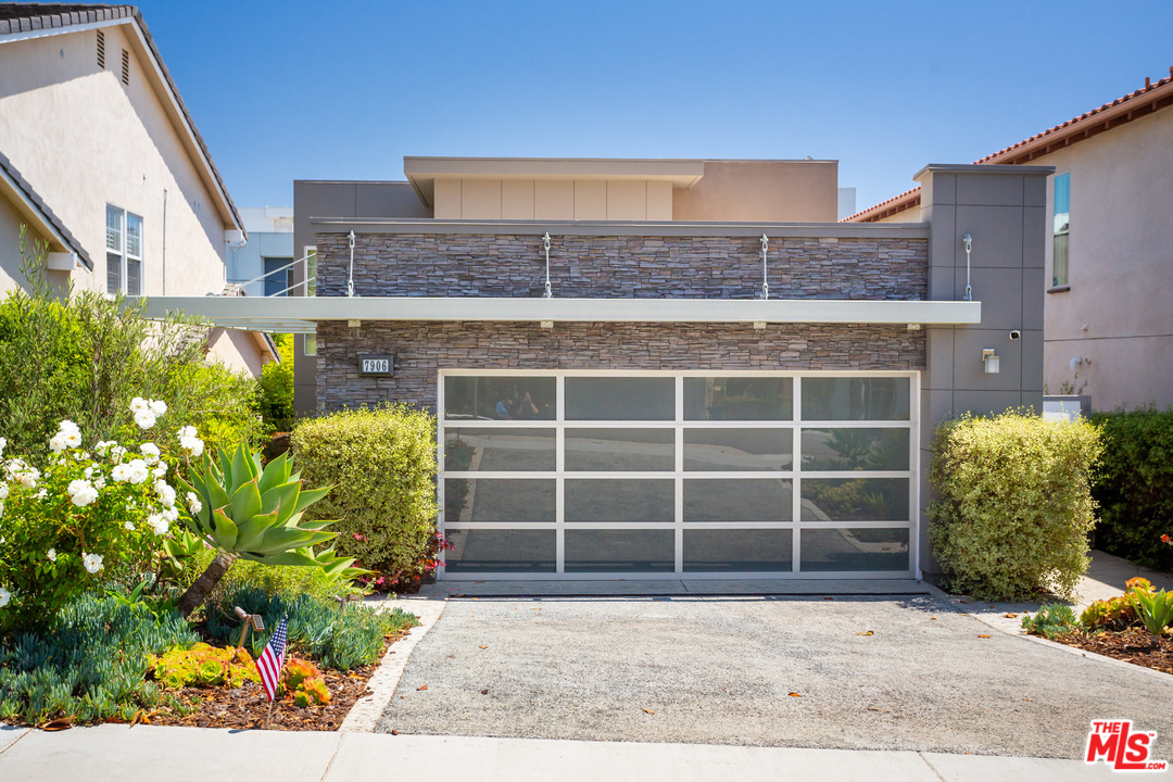 7906 West 83rd Street Playa del Rey, CA 90293 - Photo 2 of 37 Gallery Image 2