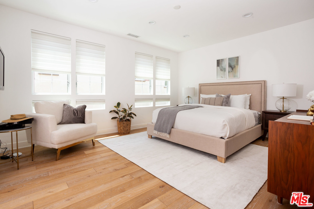 7906 West 83rd Street Playa del Rey, CA 90293 - Photo 20 of 37 Gallery Image 20