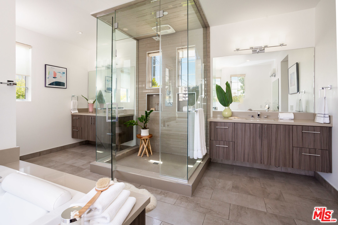 7906 West 83rd Street Playa del Rey, CA 90293 - Photo 23 of 37 Gallery Image 23
