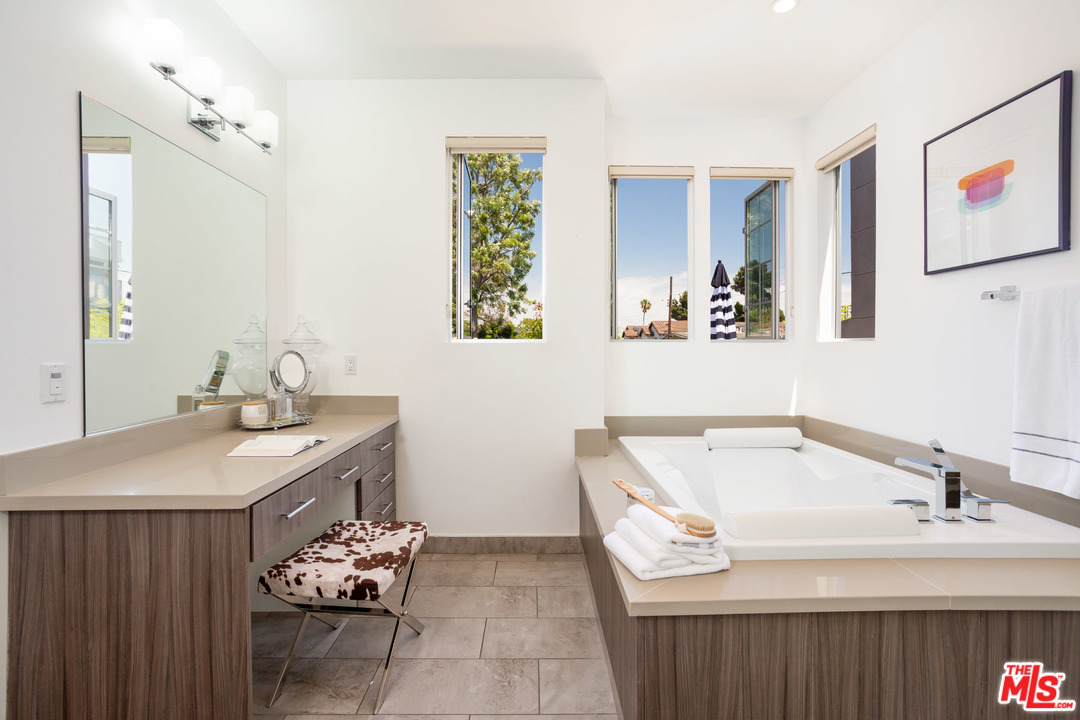7906 West 83rd Street Playa del Rey, CA 90293 - Photo 24 of 37 Gallery Image 24
